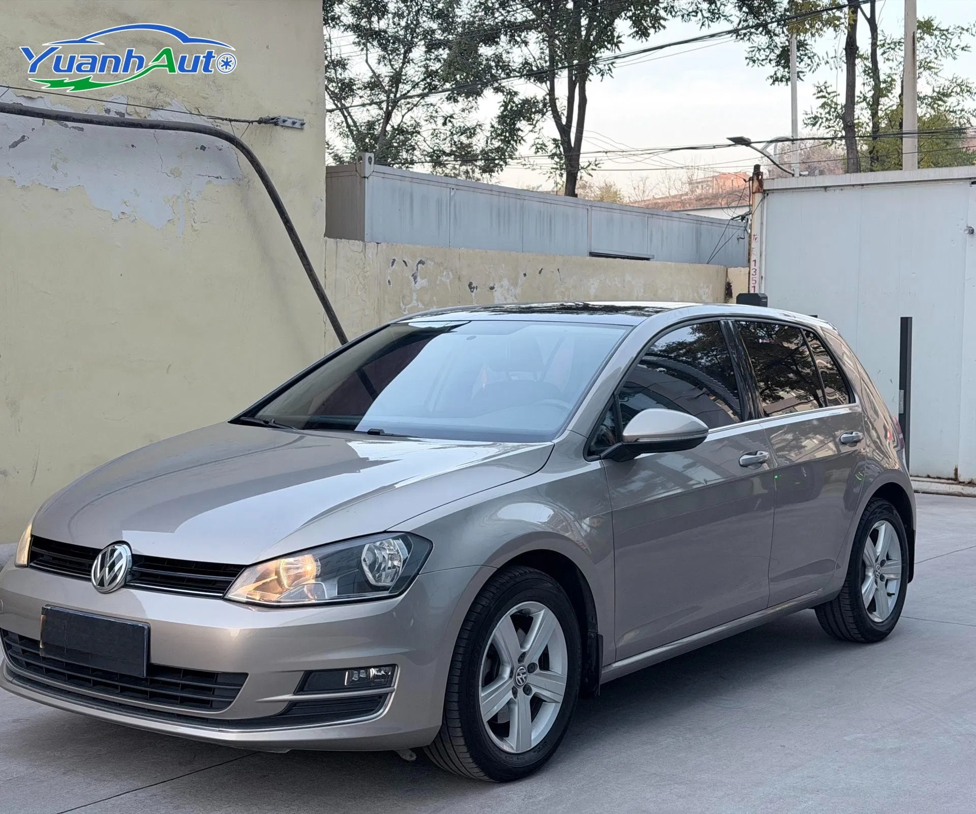 2016 Volkswagen Golf Petrol — source image 3