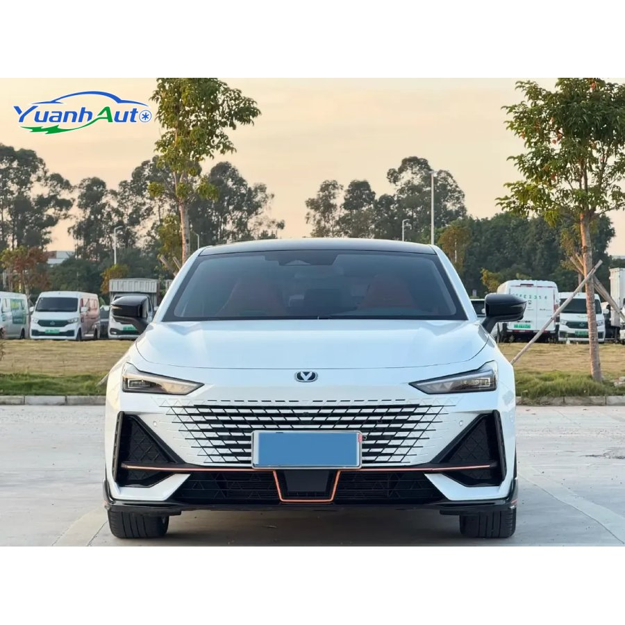 2023 Changan UNI-V vehicle photo 3