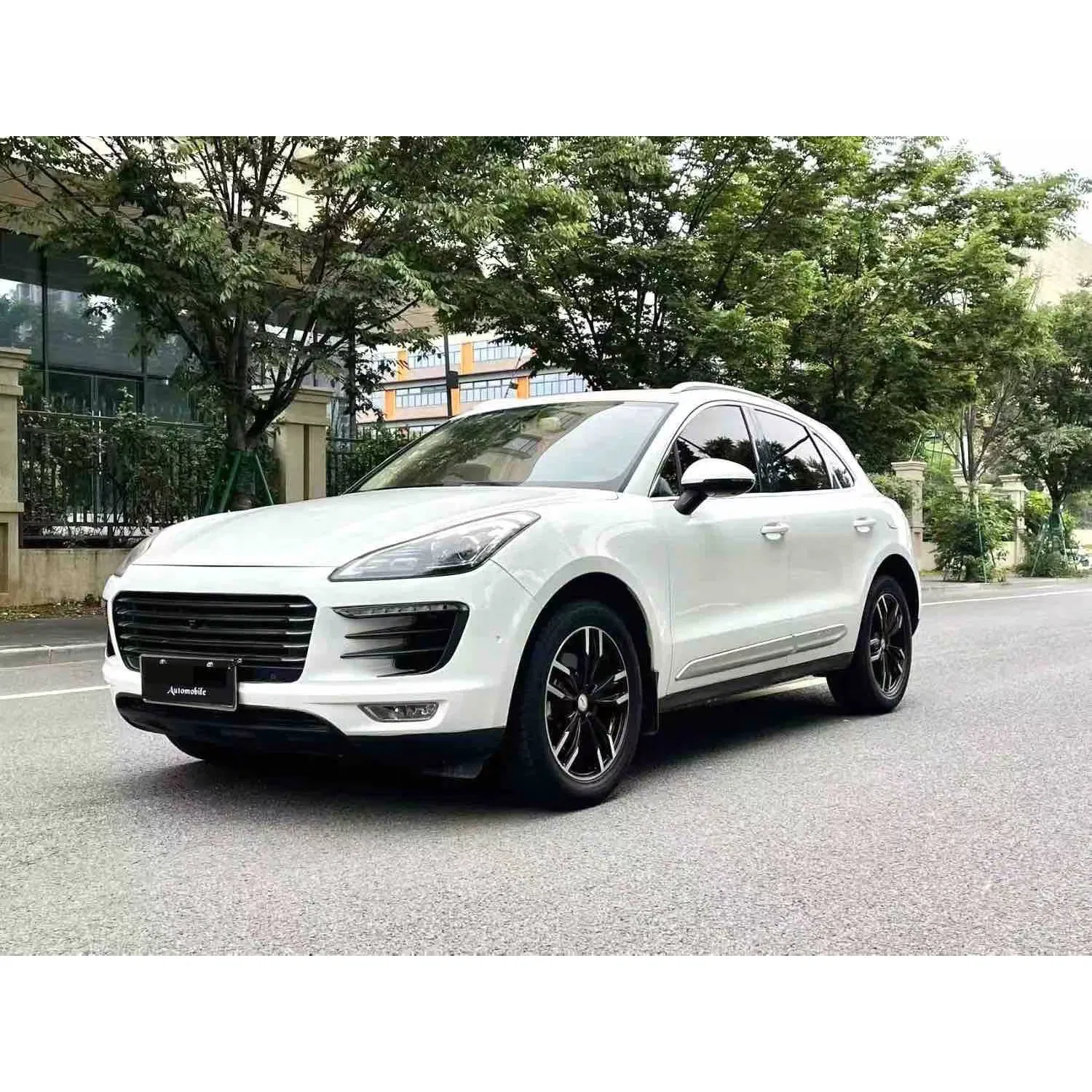 2017 Zotye SR9 2.0T Petrol SUV — source image 8