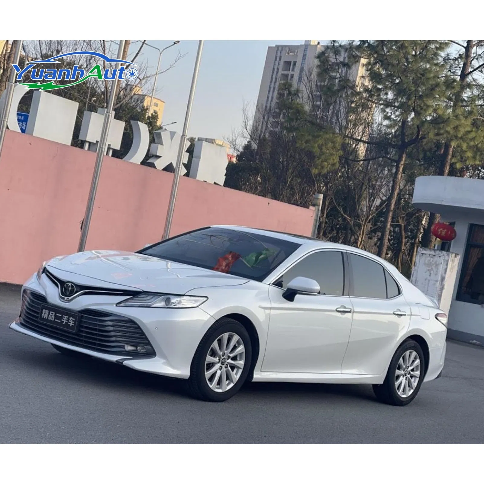 2018 Toyota Camry vehicle photo 3