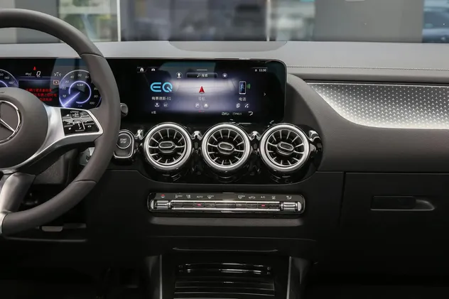 2025 Mercedes-Benz EQA 260 Electric — source image 9