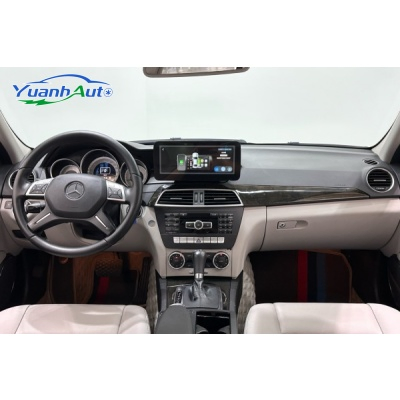 2013 C-Class vehicle photo 5