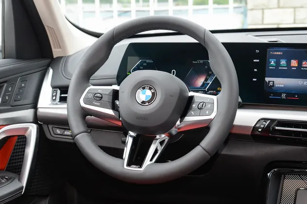 2025 BMW X1 — source image 13