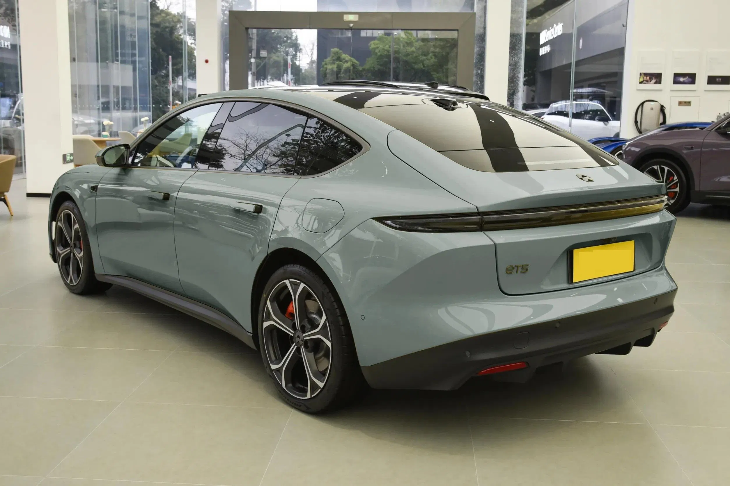 NIO ET5 vehicle photo 6