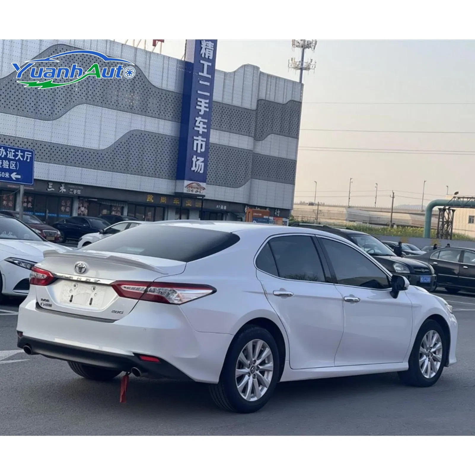 2018 Toyota Camry vehicle photo 7