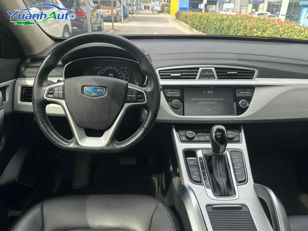 2018 Geely Atlas Petrol SUV — source image 18