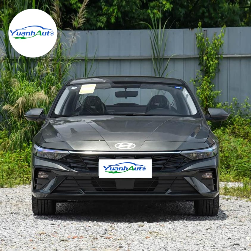 2025 Hyundai Elantra vehicle photo 3