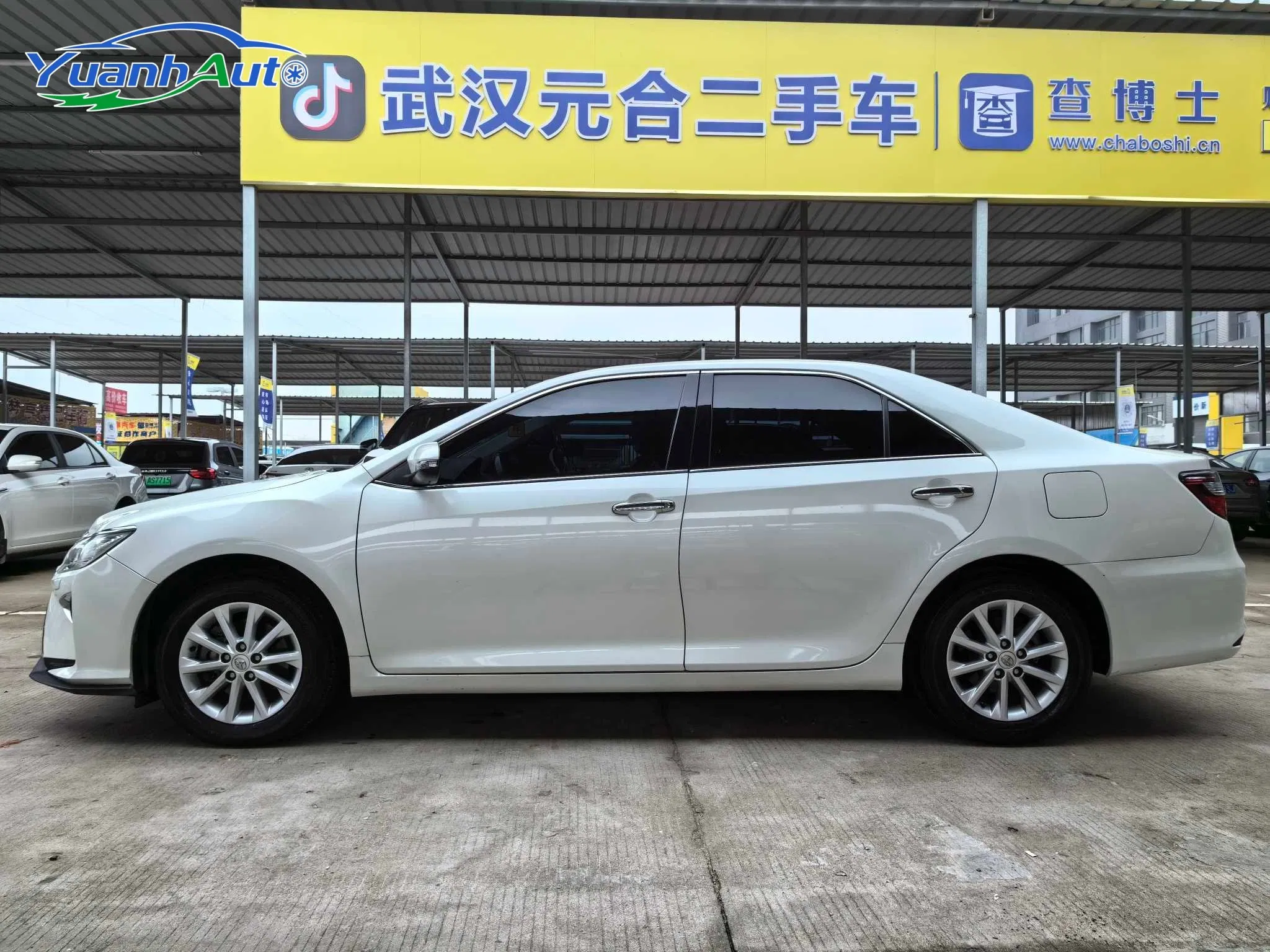 2016 Toyota Camry vehicle photo 6