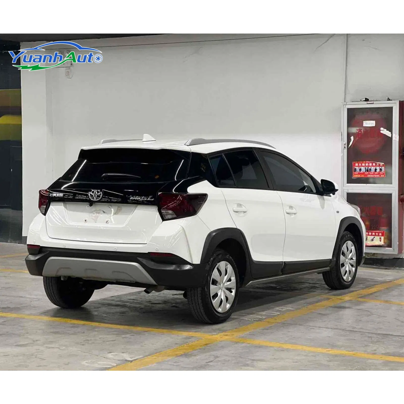 2022 Toyota YARiSL vehicle photo 6