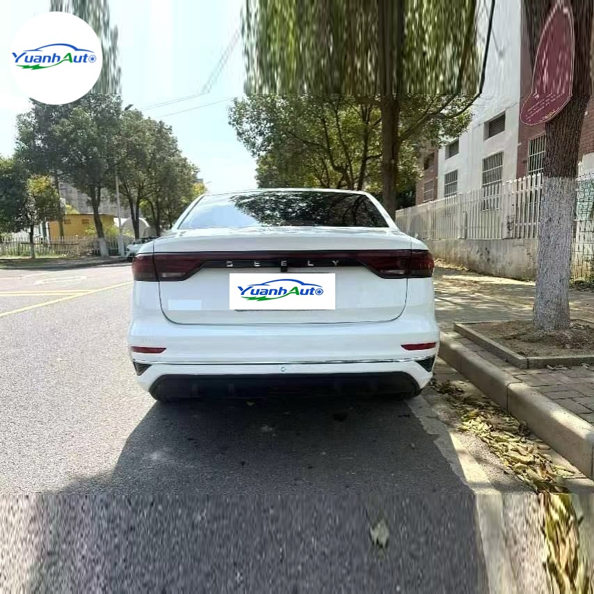 2023 Geely Emgrand vehicle photo 6