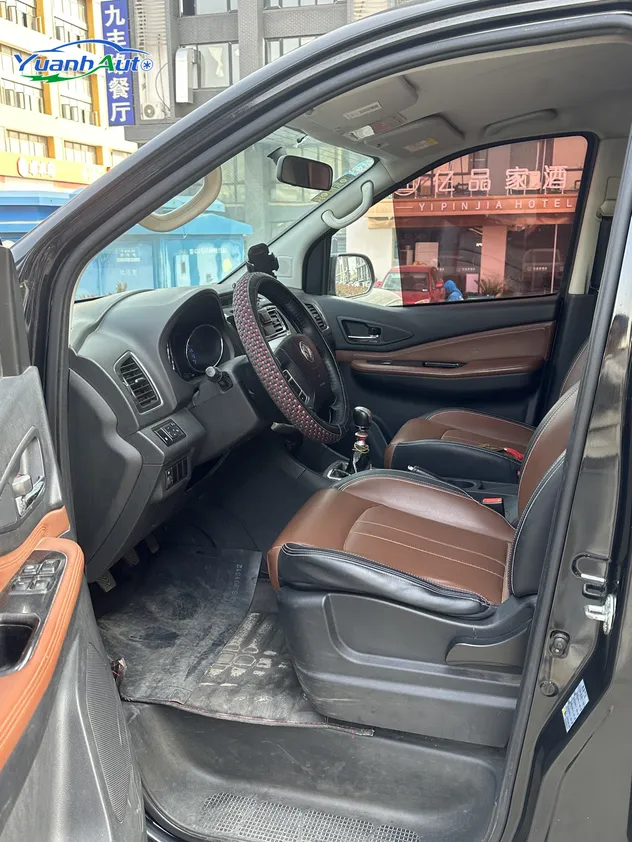 2016 Dongfeng Fengxing F600 Petrol MPV — source image 16
