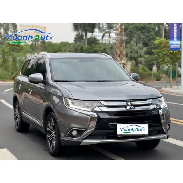 2019 Mitsubishi Outlander vehicle photo 1