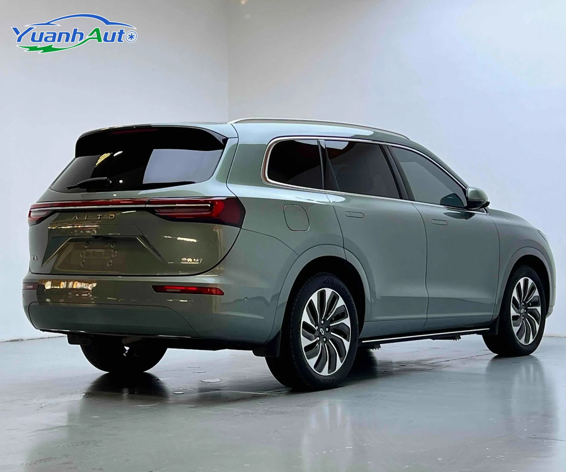 2022 AITO M7 Hybrid SUV — source image 15