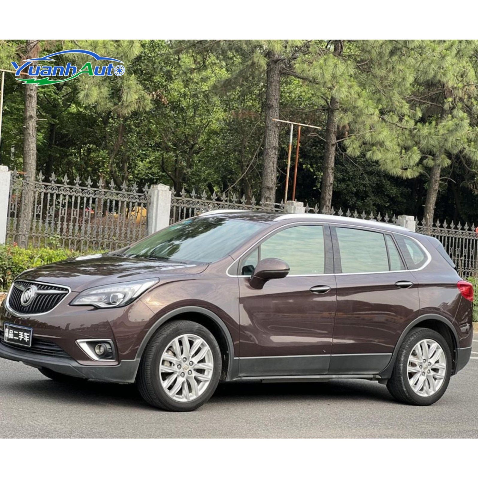 2019 Buick Envision vehicle photo 1