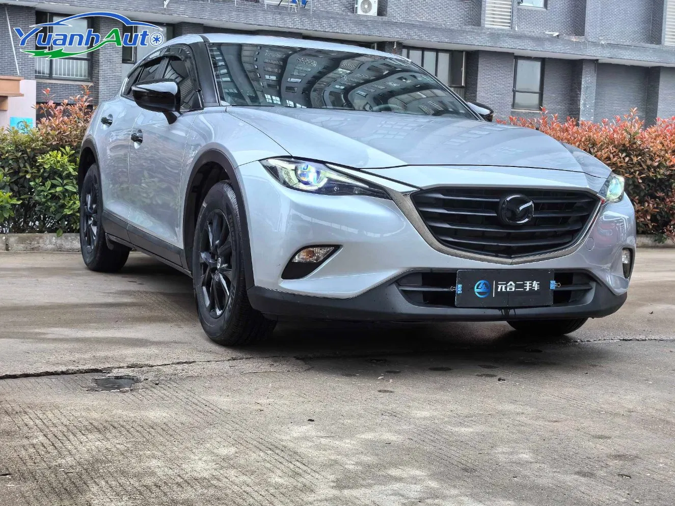 2018 Mazda CX-4 Petrol SUV — source image 5