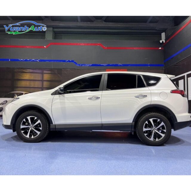 2016 Toyota RAV4 Revo vehicle photo 1