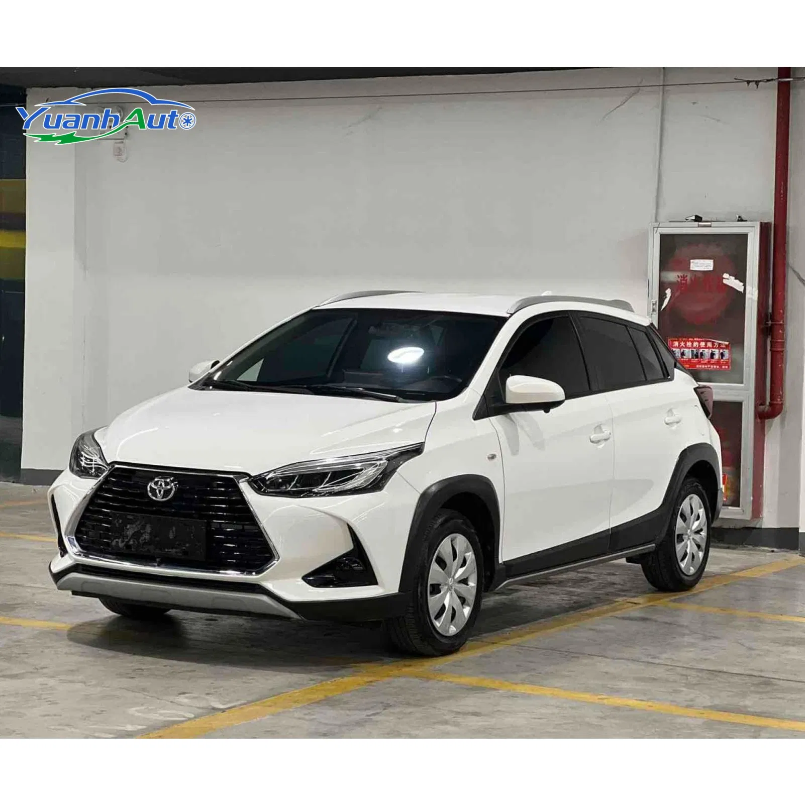 2022 Toyota YARIS L vehicle photo 3