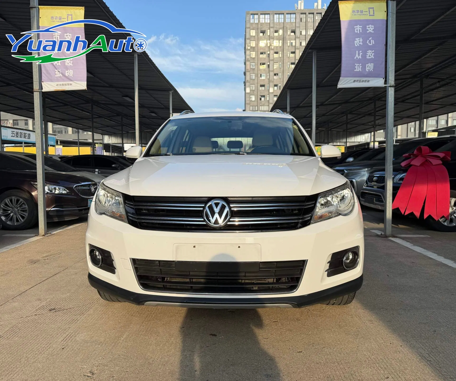 2012 Volkswagen Tiguan Petrol SUV — source image 9