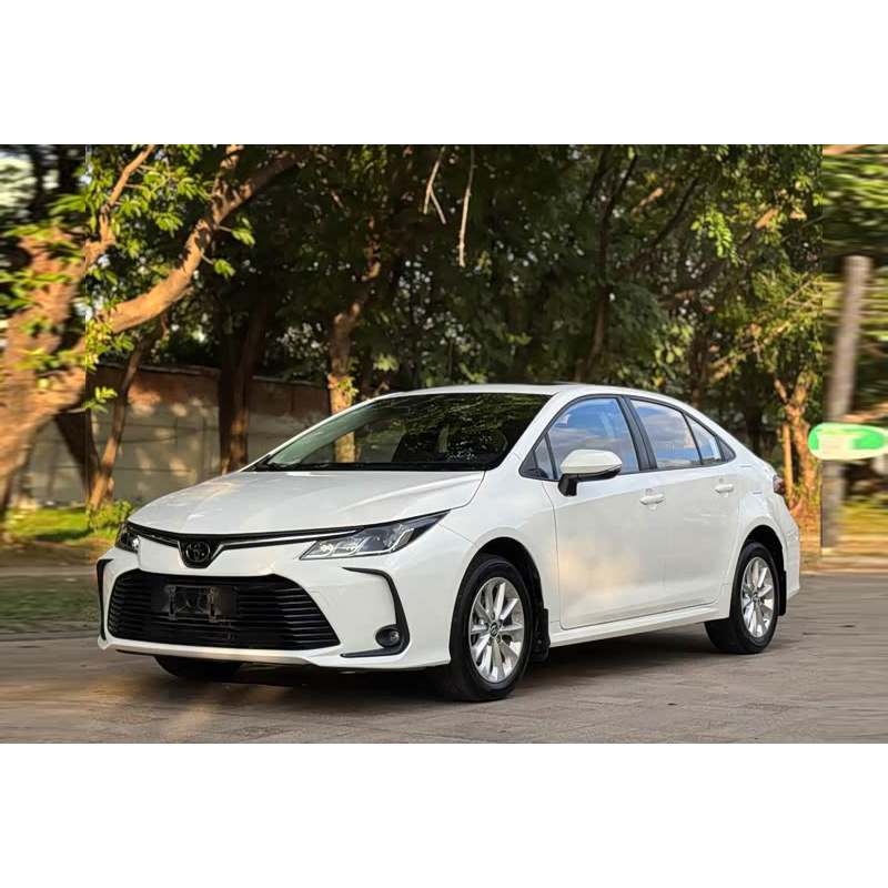 2019 Toyota Corolla Petrol Sedan — source image 4