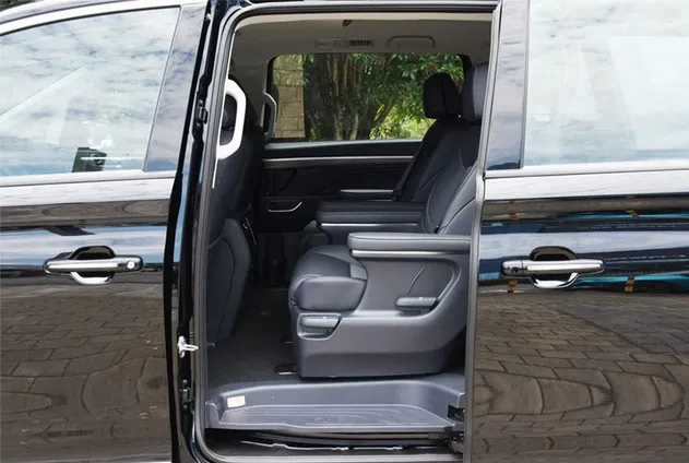2024 GAC M8 Petrol MPV — source image 13
