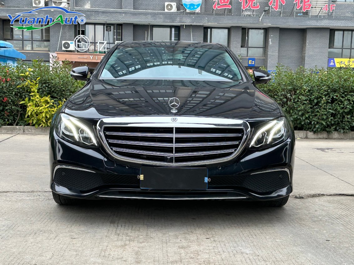 2019 Benz E 300 vehicle photo 3