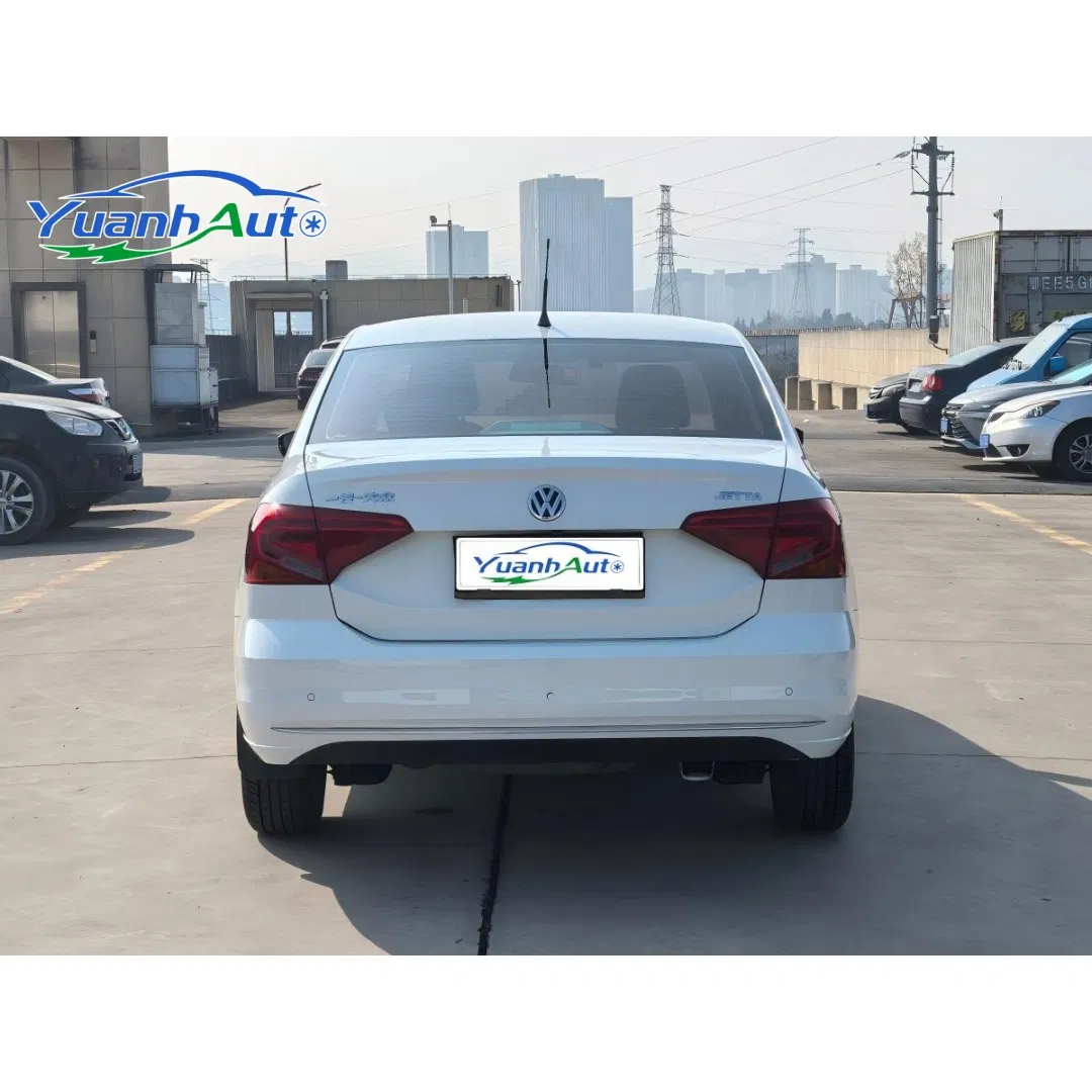 2018 Jetta vehicle photo 6
