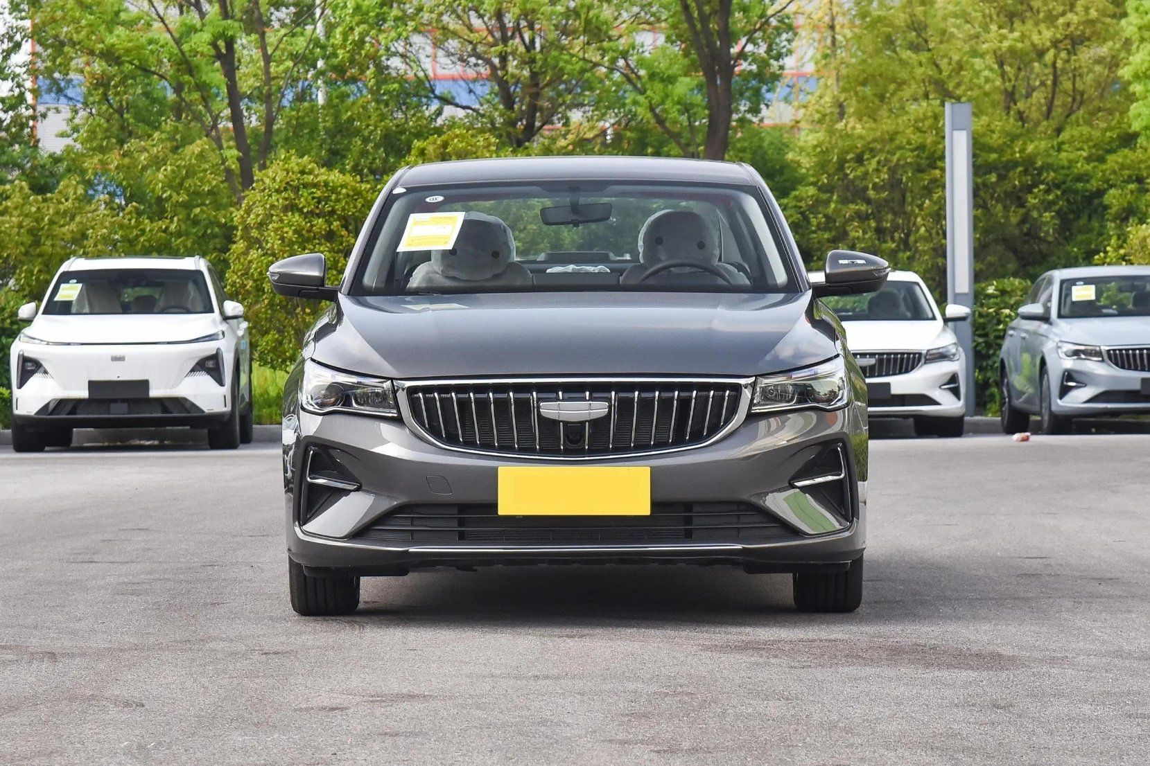 2024 Geely emgrand vehicle photo 1