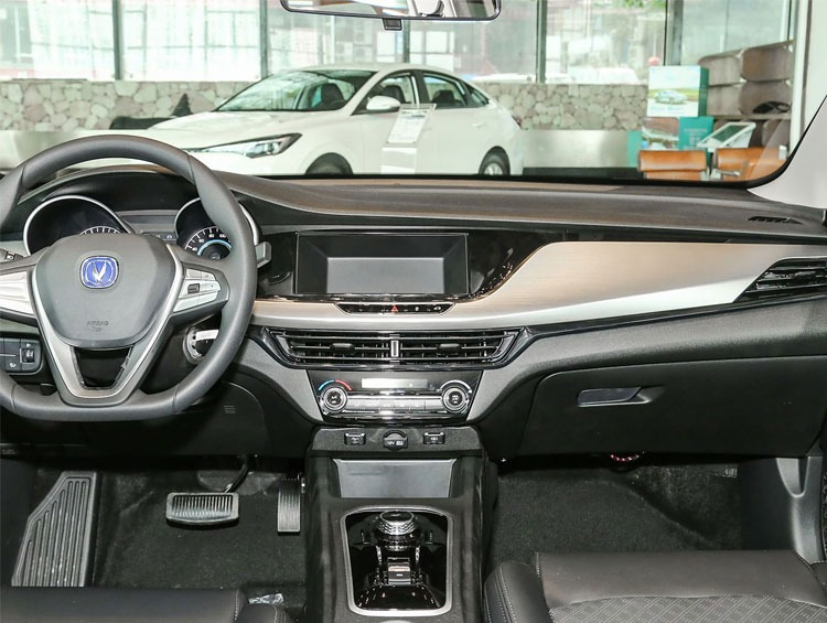 2022 Changan Eado Ev460 vehicle photo 7