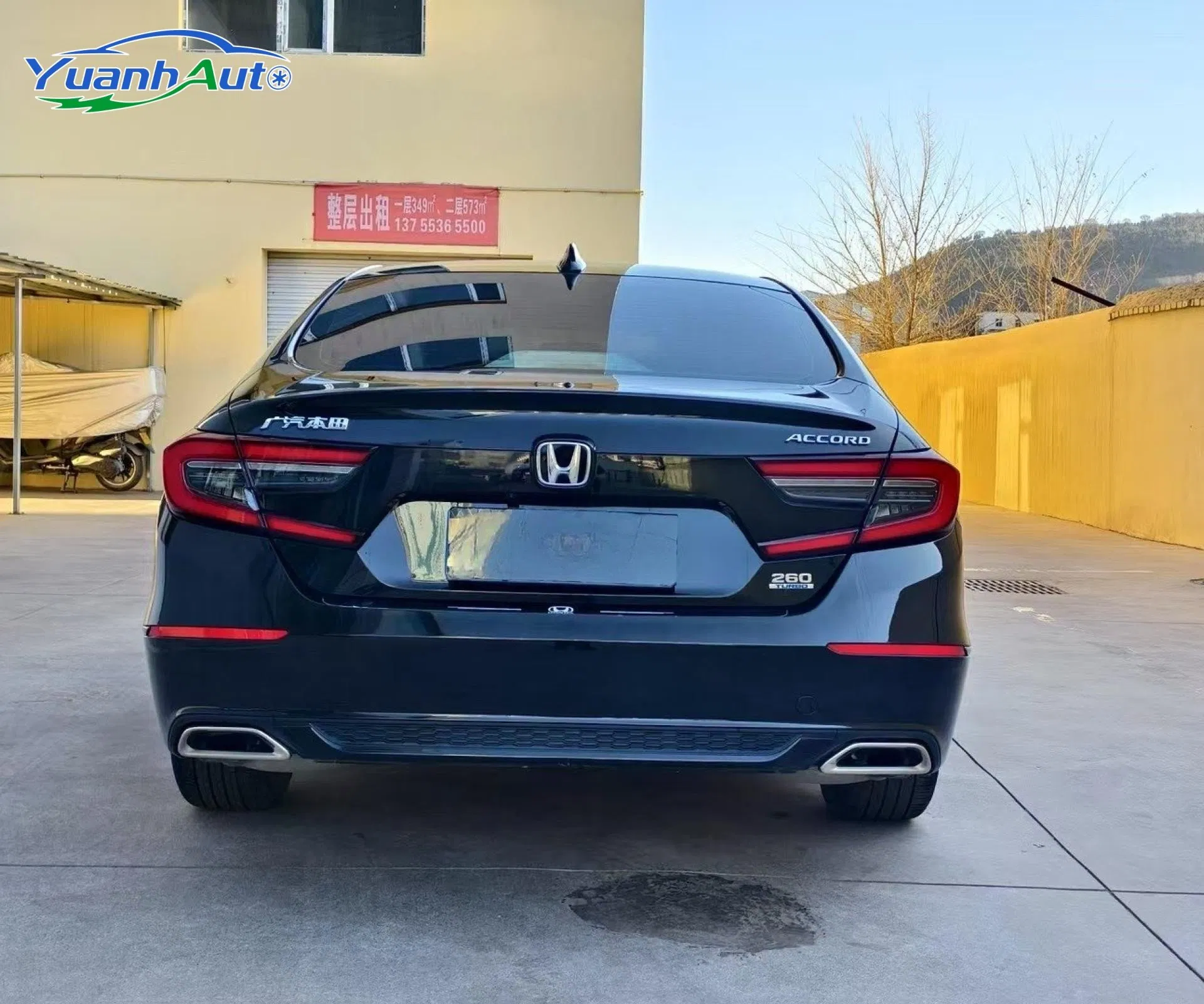 2022 custom vehicle photo 6