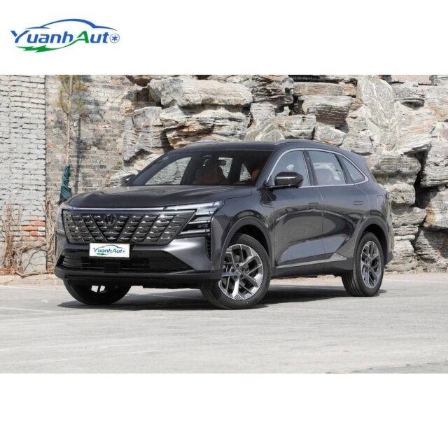 Changan CS75 PLUS vehicle photo 1