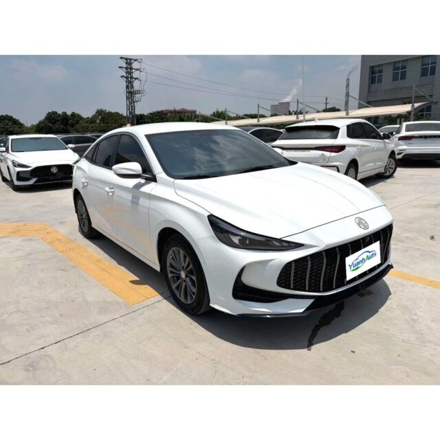 2025 MG 5 vehicle photo 1