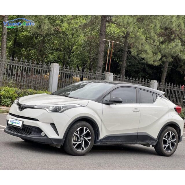 2020 Toyota C-HR vehicle photo 1