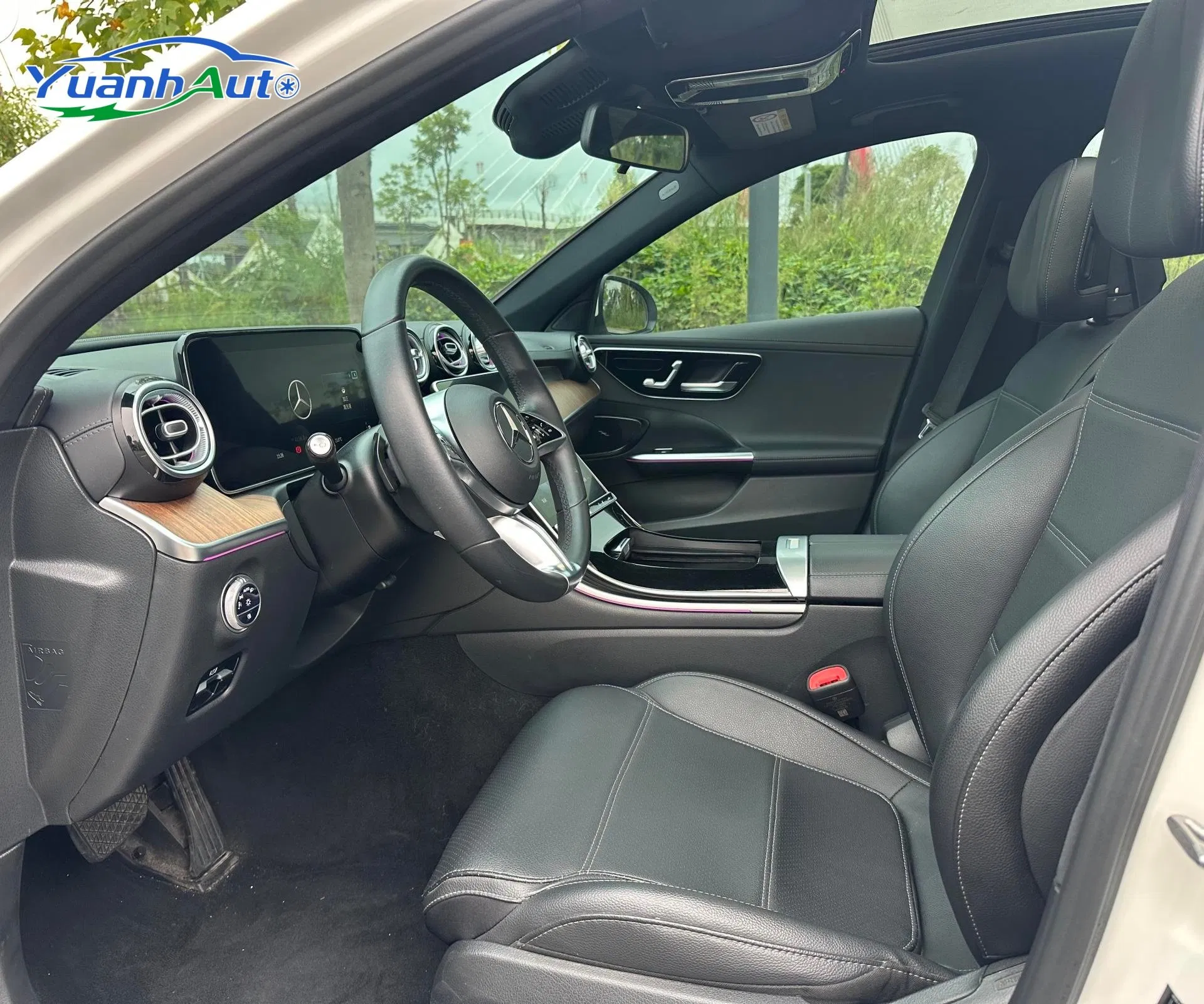 2022 C260L vehicle photo 5