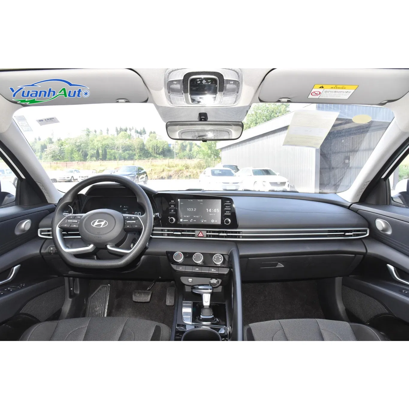 Hyundai Elantra vehicle photo 5