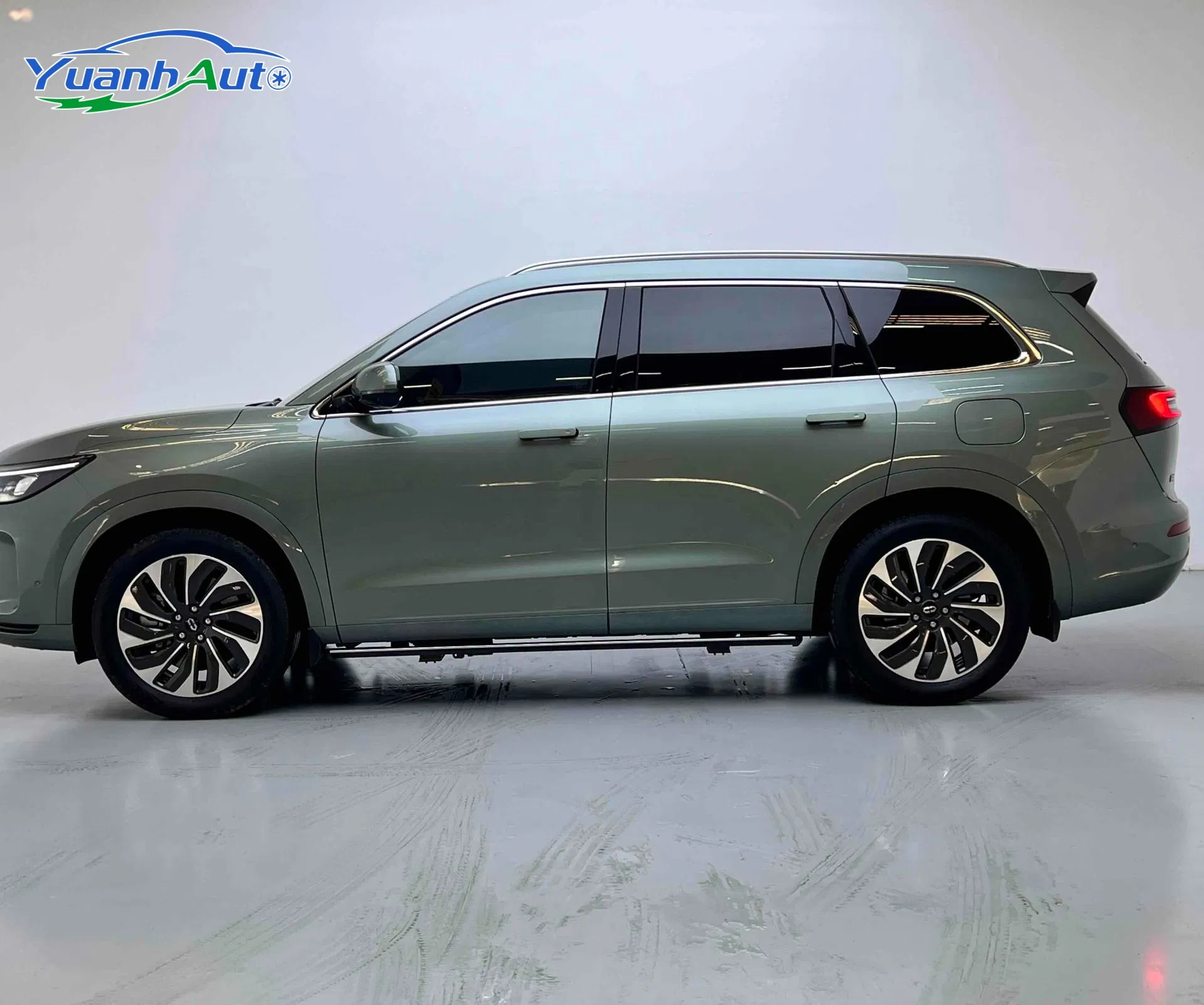 2022 AITO M7 Hybrid SUV — source image 5