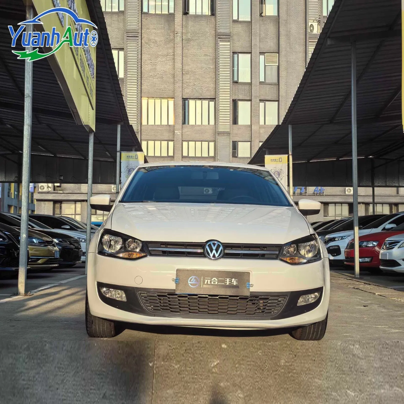 VW Polo vehicle photo 3