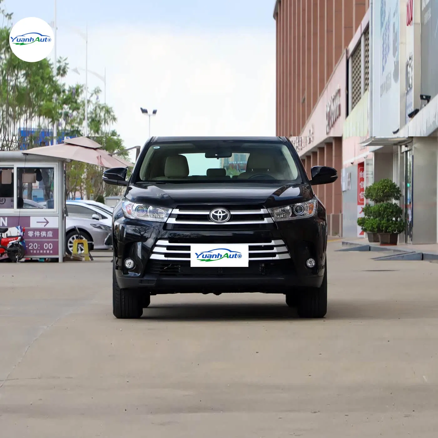 Toyota Highlander vehicle photo 3