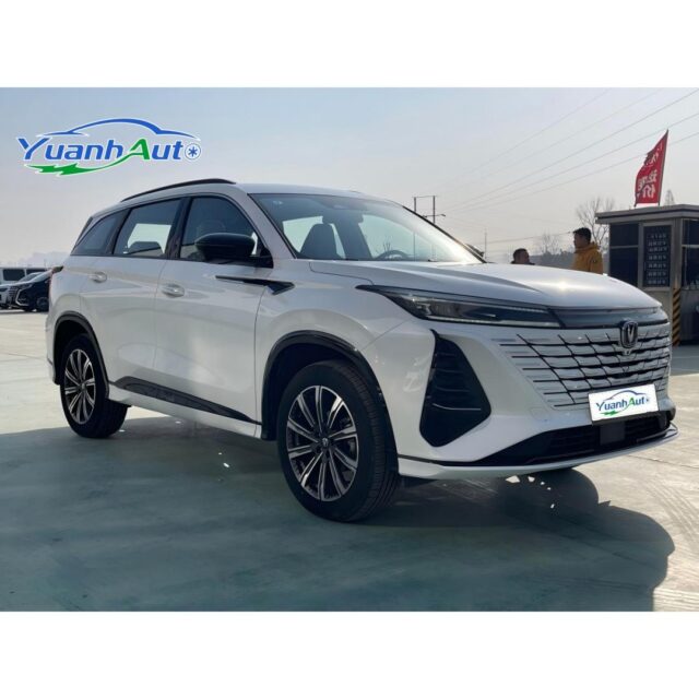 2024 Changan CS75 PLUS vehicle photo 1