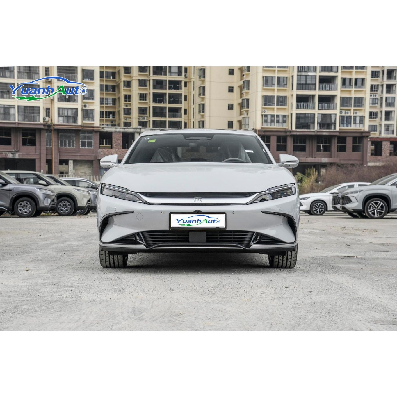 BYD Han vehicle photo 1