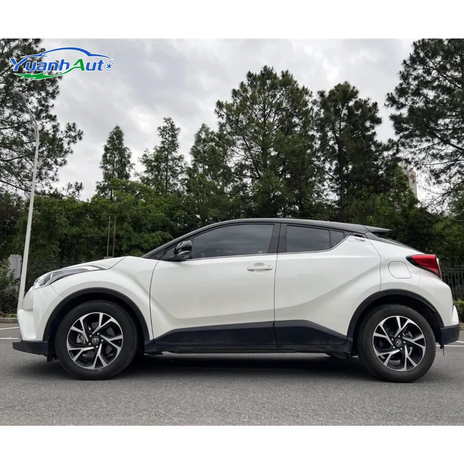 2020 Toyota C-HR Petrol SUV — source image 9