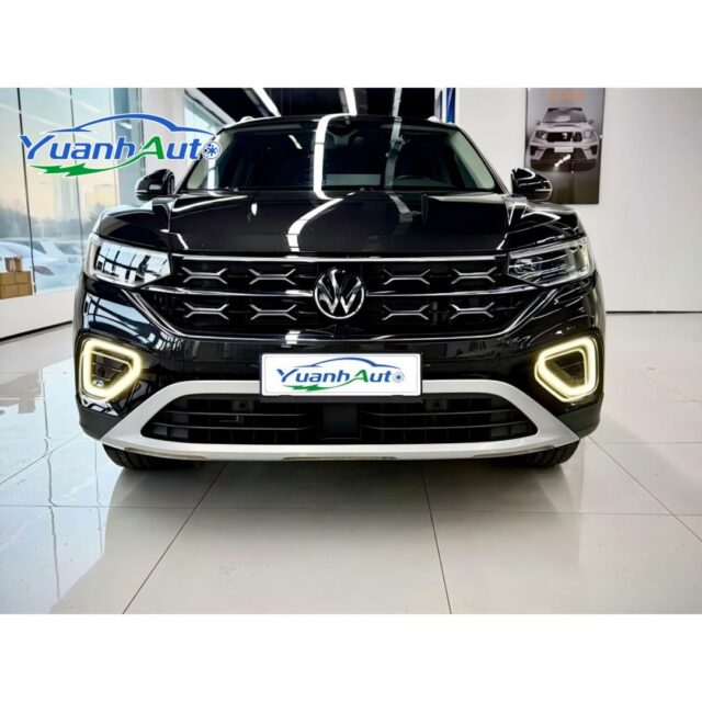 2023 VW Tiguan vehicle photo 1