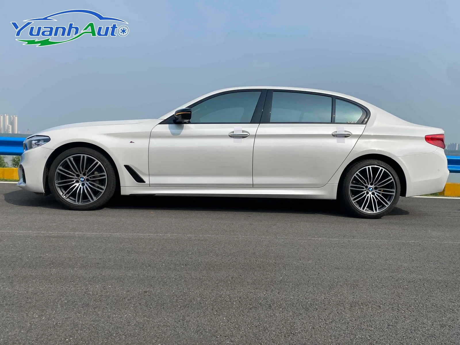 2018 BMW 530Li Petrol Sedan — source image 10