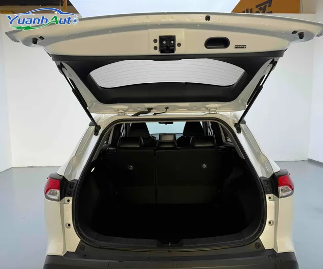 2022 Toyota Corolla Cross Petrol SUV — source image 18