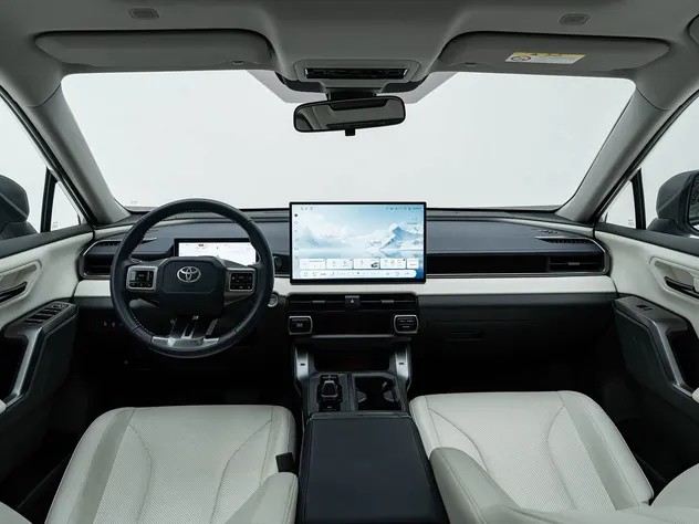 Toyota RAV4 Petrol SUV — source image 15