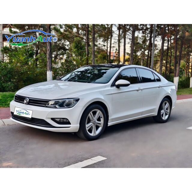 2016 Lamando vehicle photo 1