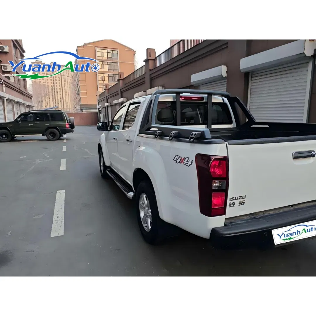 2023 Isuzu Zortrax vehicle photo 4