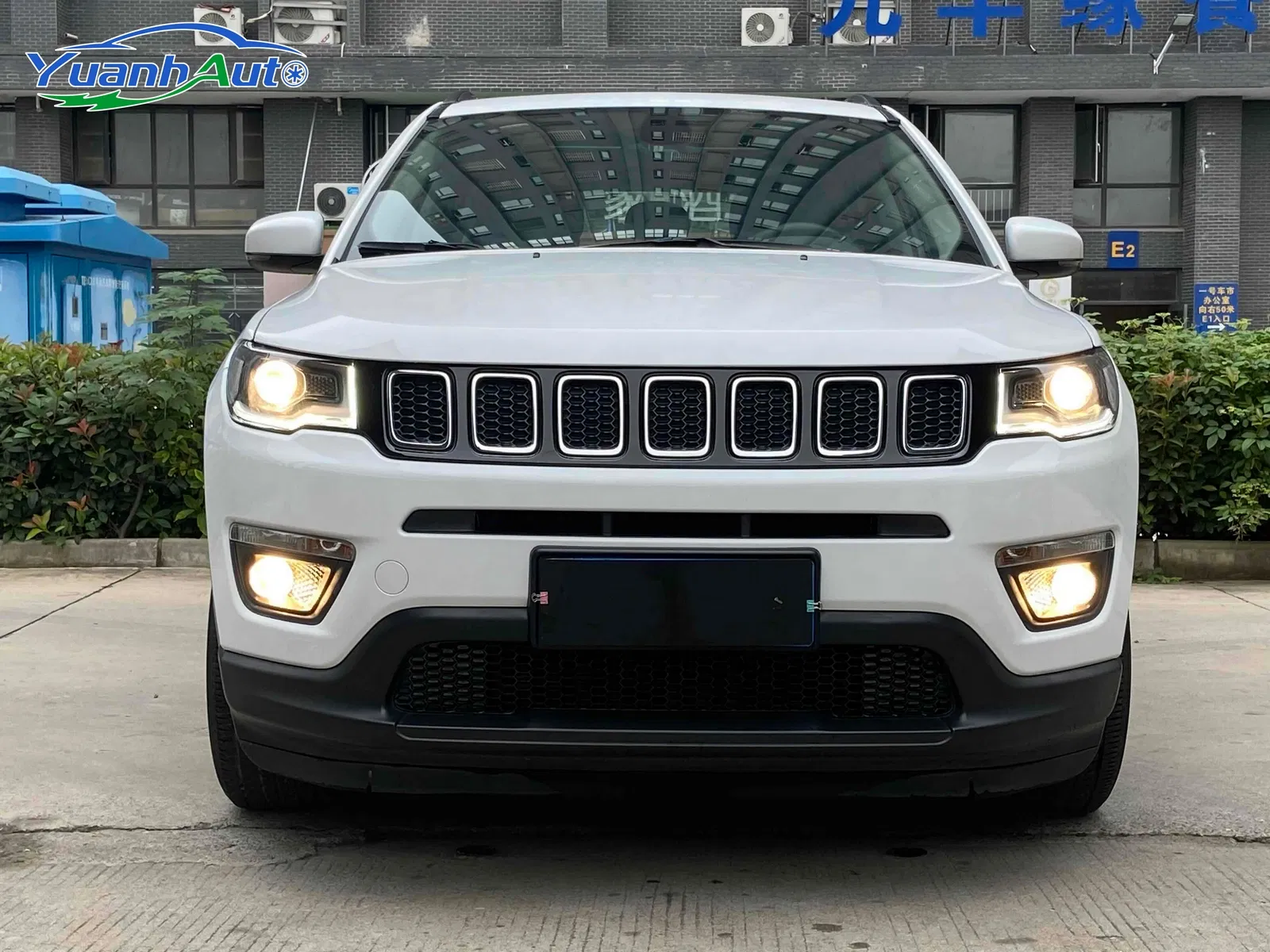2017 Jeep Campass Petrol SUV — source image 9