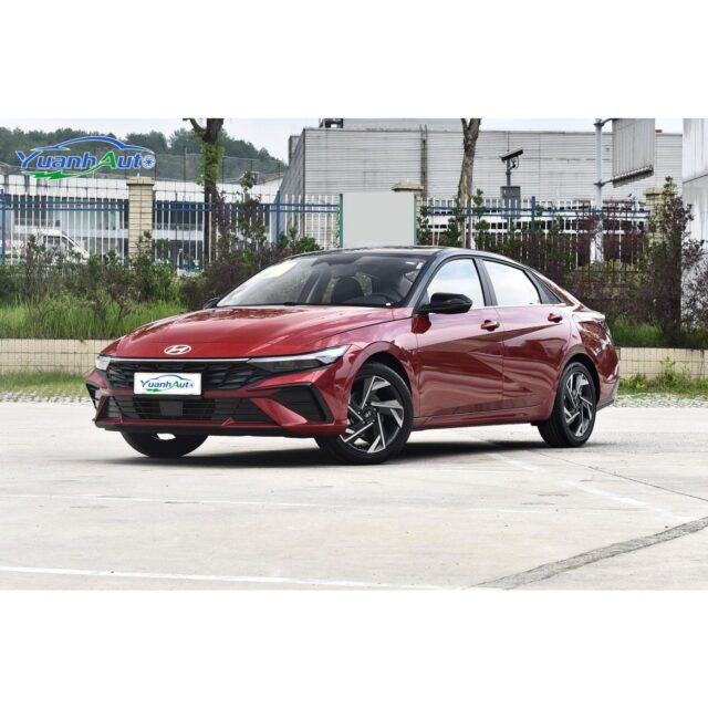 Hyundai Elantra vehicle photo 1