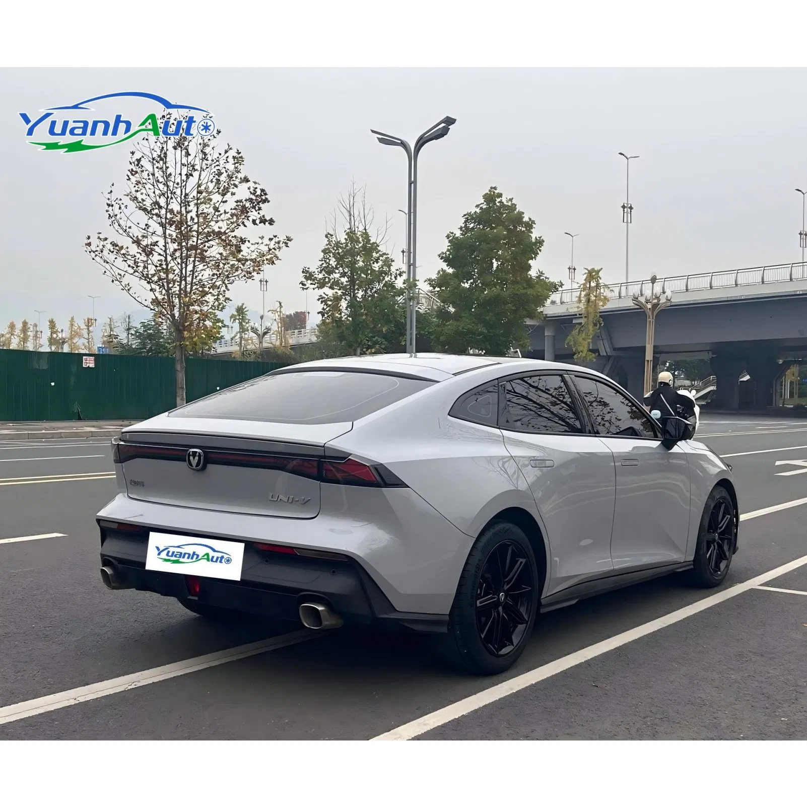 2022 Changan UNI-V vehicle photo 7
