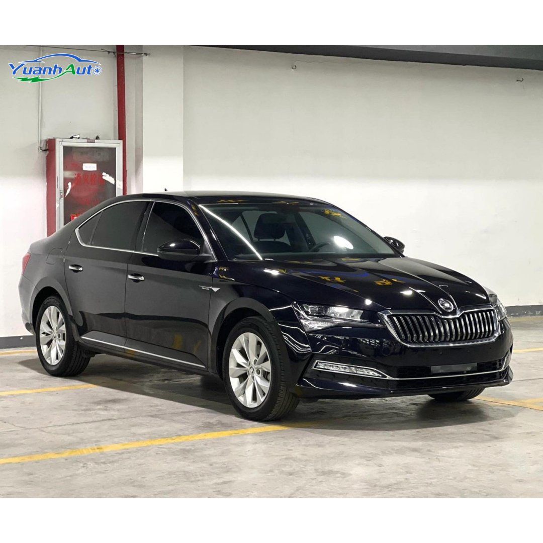 2021 Skoda Superb vehicle photo 1